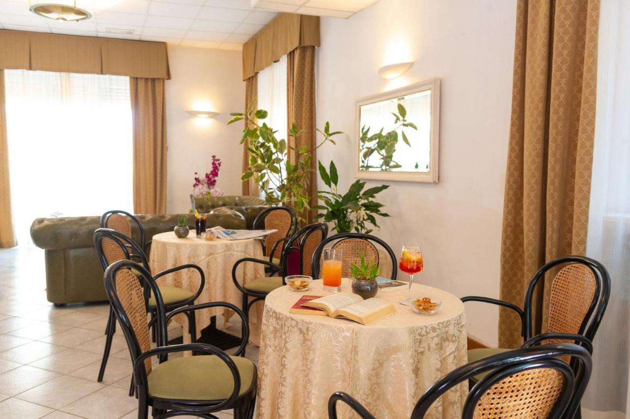 Hotel Sirena Lido di Camaiore Extérieur photo