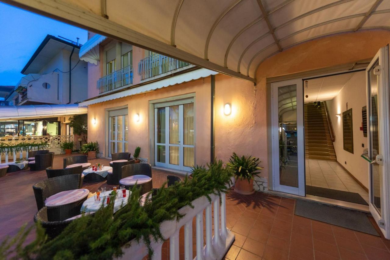 Hotel Sirena Lido di Camaiore Extérieur photo